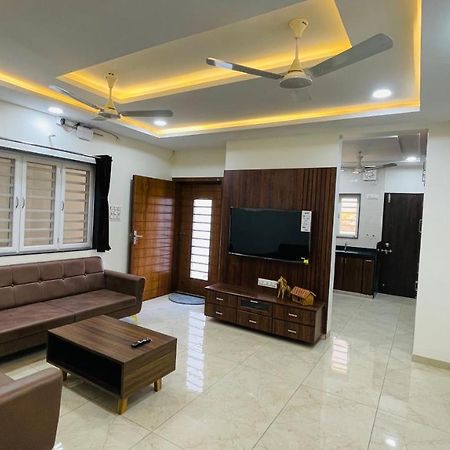 Luxurious 3 Bhk Villa In Bhuj - Shivani Homestay Dış mekan fotoğraf