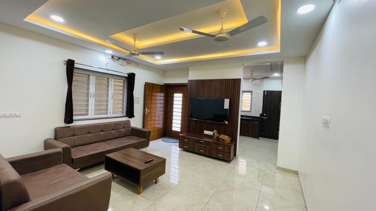 Luxurious 3 Bhk Villa In Bhuj - Shivani Homestay Dış mekan fotoğraf