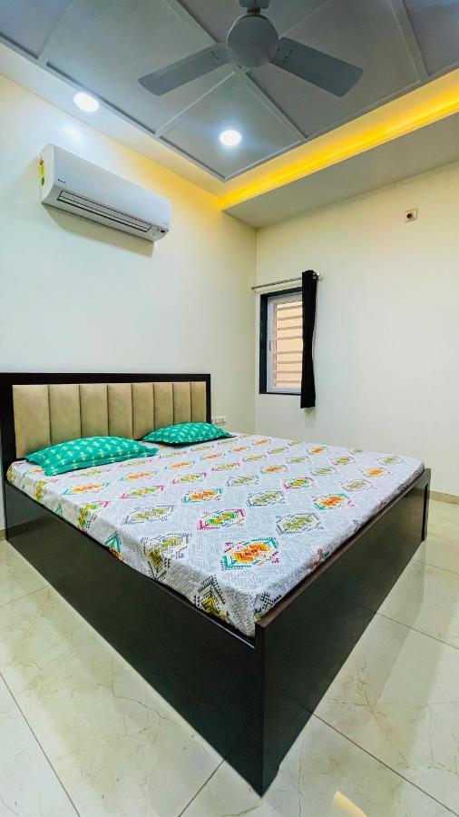 Luxurious 3 Bhk Villa In Bhuj - Shivani Homestay Dış mekan fotoğraf
